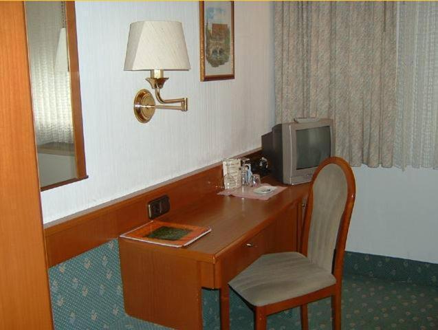Hotel Luga Nuremberg Chambre photo